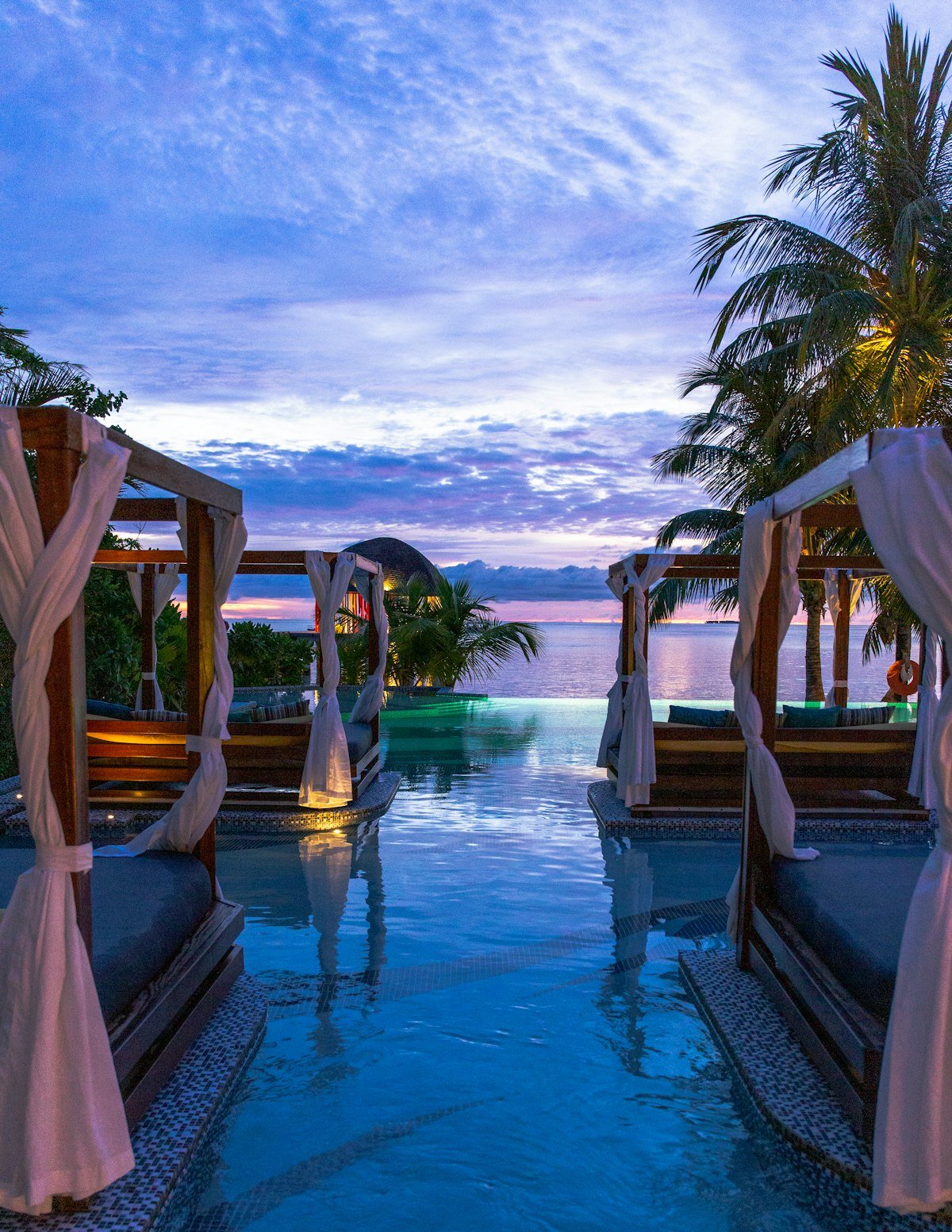 Serenity Palms Beach Villa - Courtyard & Relaxation Area