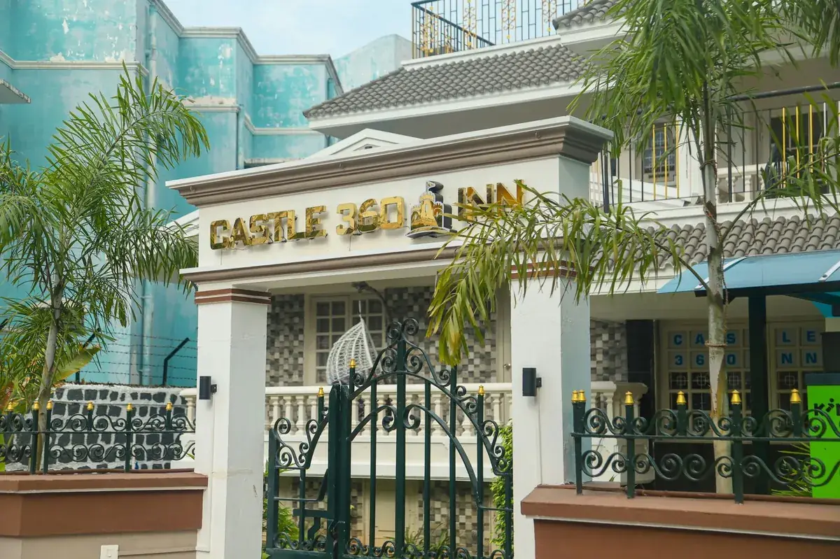 CASTLE 360 INN