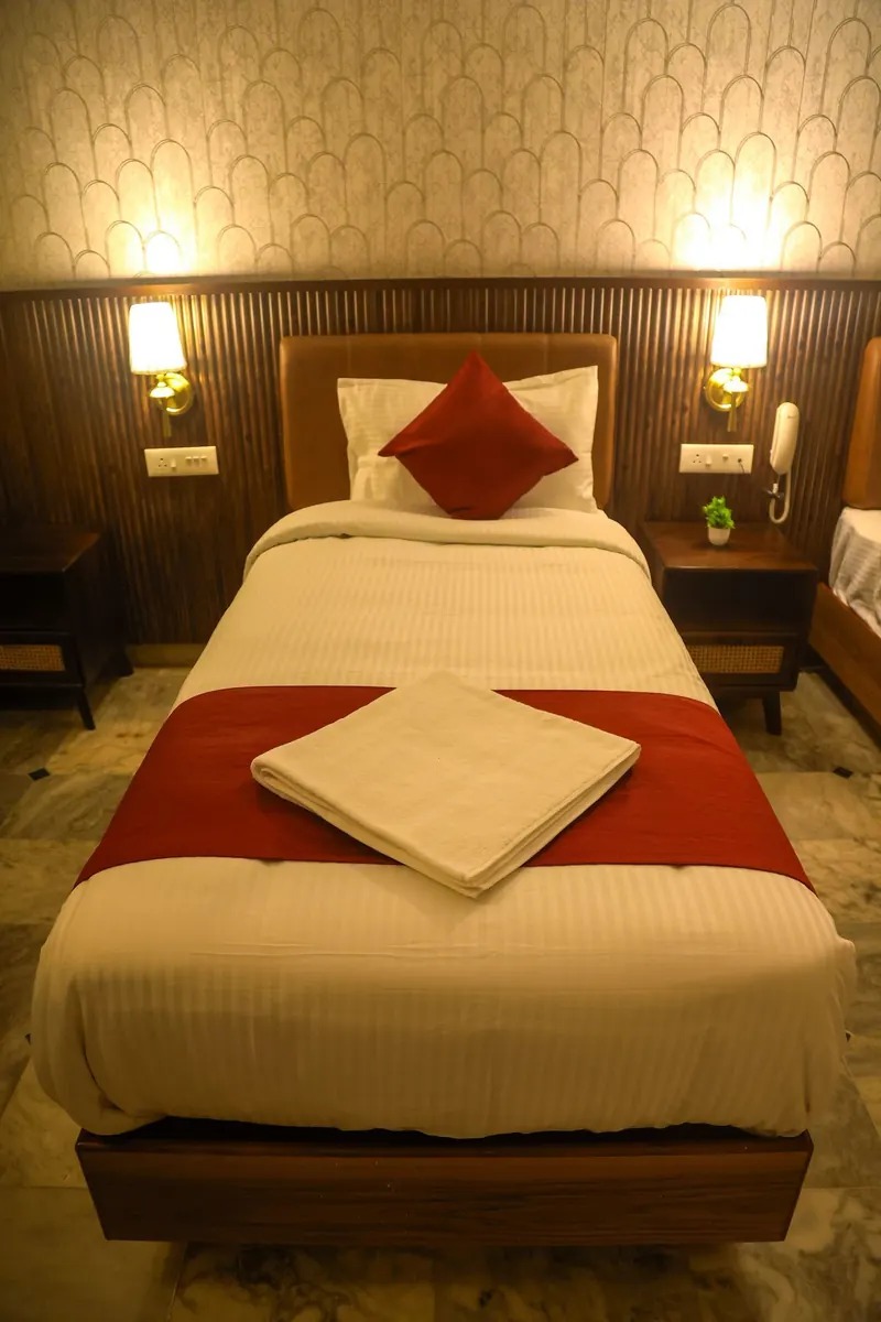CASTLE 360 INN